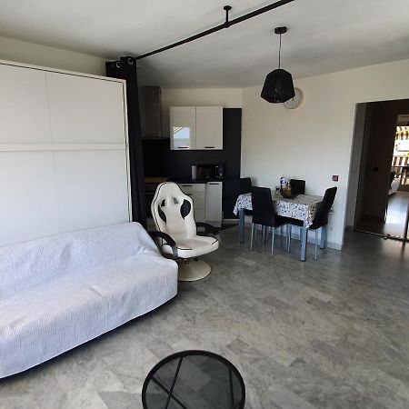 Superbe Appartement Plage Saint-Laurent Du Var Exteriér fotografie